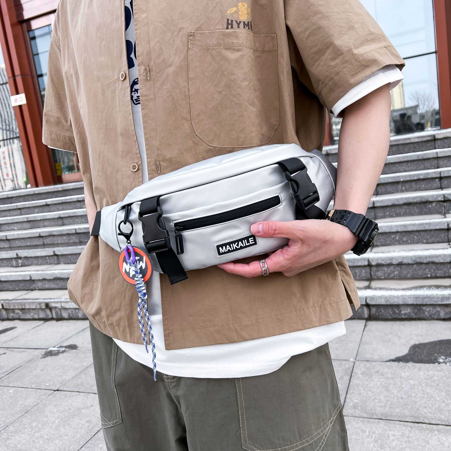 Men's Chest Bag Personalized Simple Casual Korean Version Versatile Large Capacity Waistpack Travel Explosion Waterproof Cool Letter Fashion