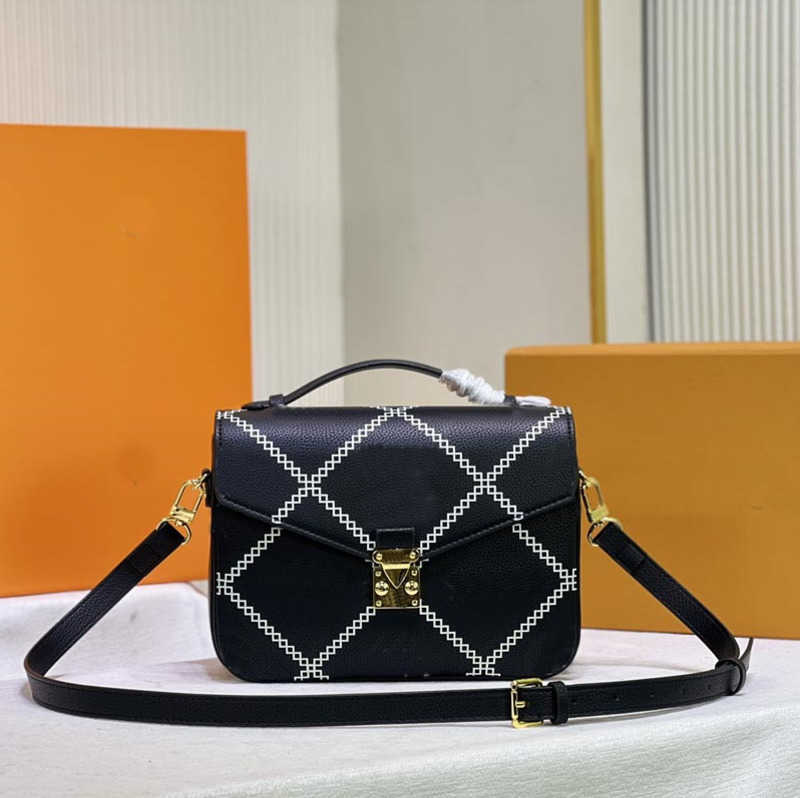 Evening Bags Women Handbags Crossbody Bag Envelope Shoulder Bags Embossed Leather Quilting Design Top Handle Removable Shoulder Strap
Evening Bags Women Handbags Crossbody Bag Envelope Shoulder Bags Embossed Leather Quilting Design Top Handle Removable Shoulder Strap