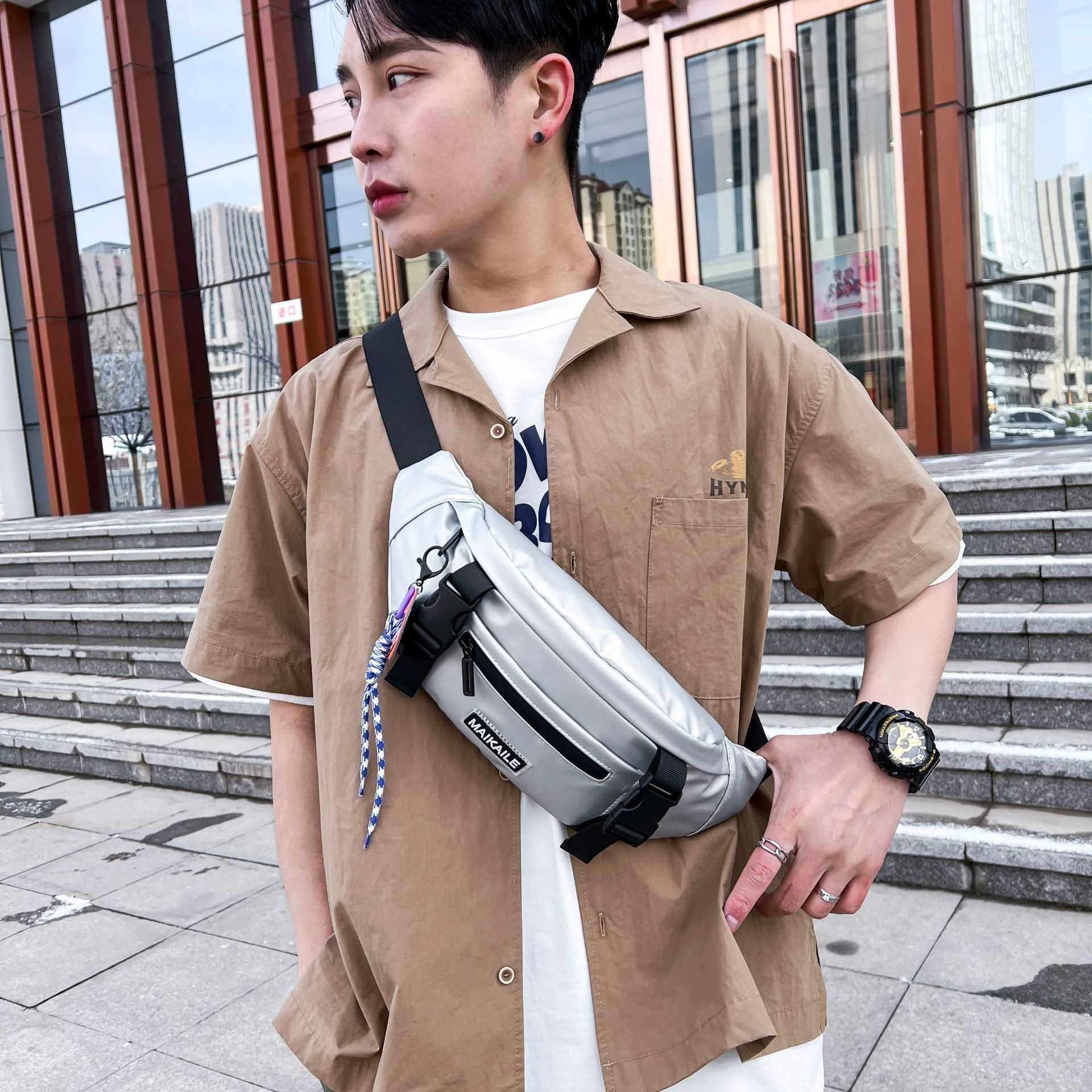 Men's Chest Bag Personalized Simple Casual Korean Version Versatile Large Capacity Waistpack Travel Explosion Waterproof Cool Letter Fashion