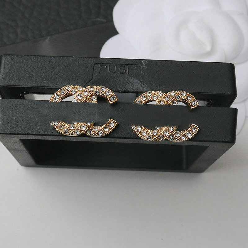 8 Style Classic Gold Hoop Earrings G Stud Earring Simple Designer Earrings Lovers Birthday Gift Jewelry
8 Style Classic Gold Hoop Earrings G Stud Earring Simple Designer Earrings Lovers Birthday Gift Jewelry