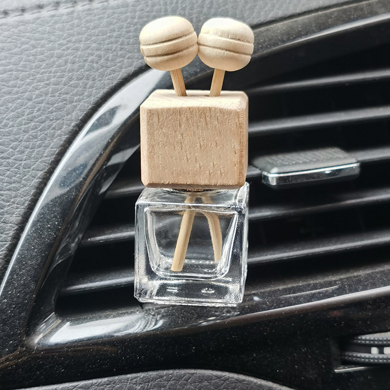 1 Pcs Car Air Outlet Freshener Diffuser Bottle Clip Perfume Empty Bottle Pendant Essential Oil Car Fragrance Hanging Ornament
