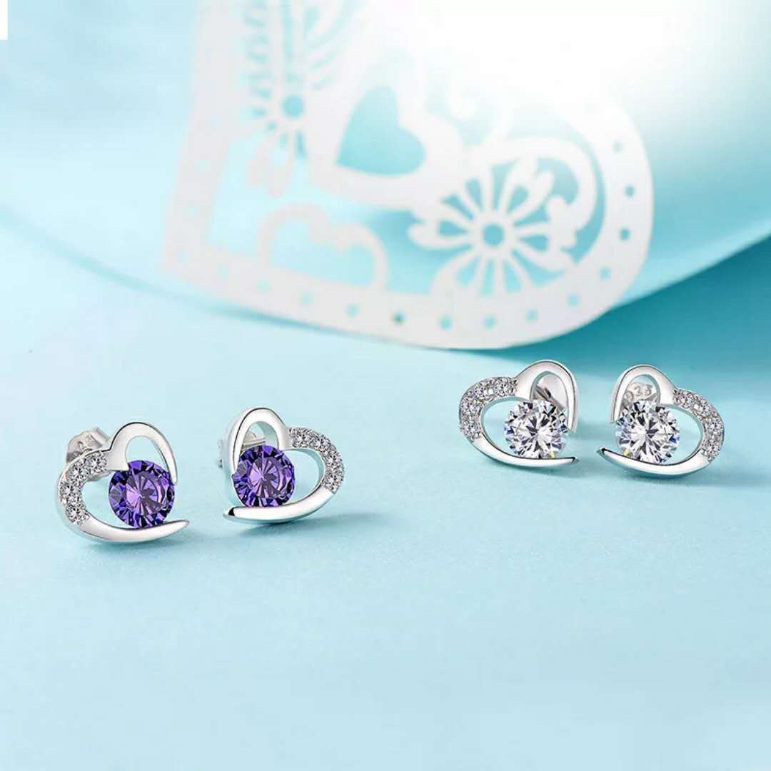 Elegant Women's 925 Silver Heart-Shaped Ear Studs with Sparkling Crystals