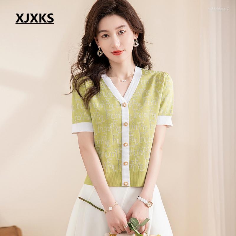 Women's T Shirts XJXKS 2023 Summer High-end Mulberry Silk Knitted Short-sleeved Tops V-neck Temperament Women's T-shirt, Black
Women's T Shirts XJXKS 2023 Summer High-end Mulberry Silk Knitted Short-sleeved Tops V-neck Temperament Women's T-shirt, Black
