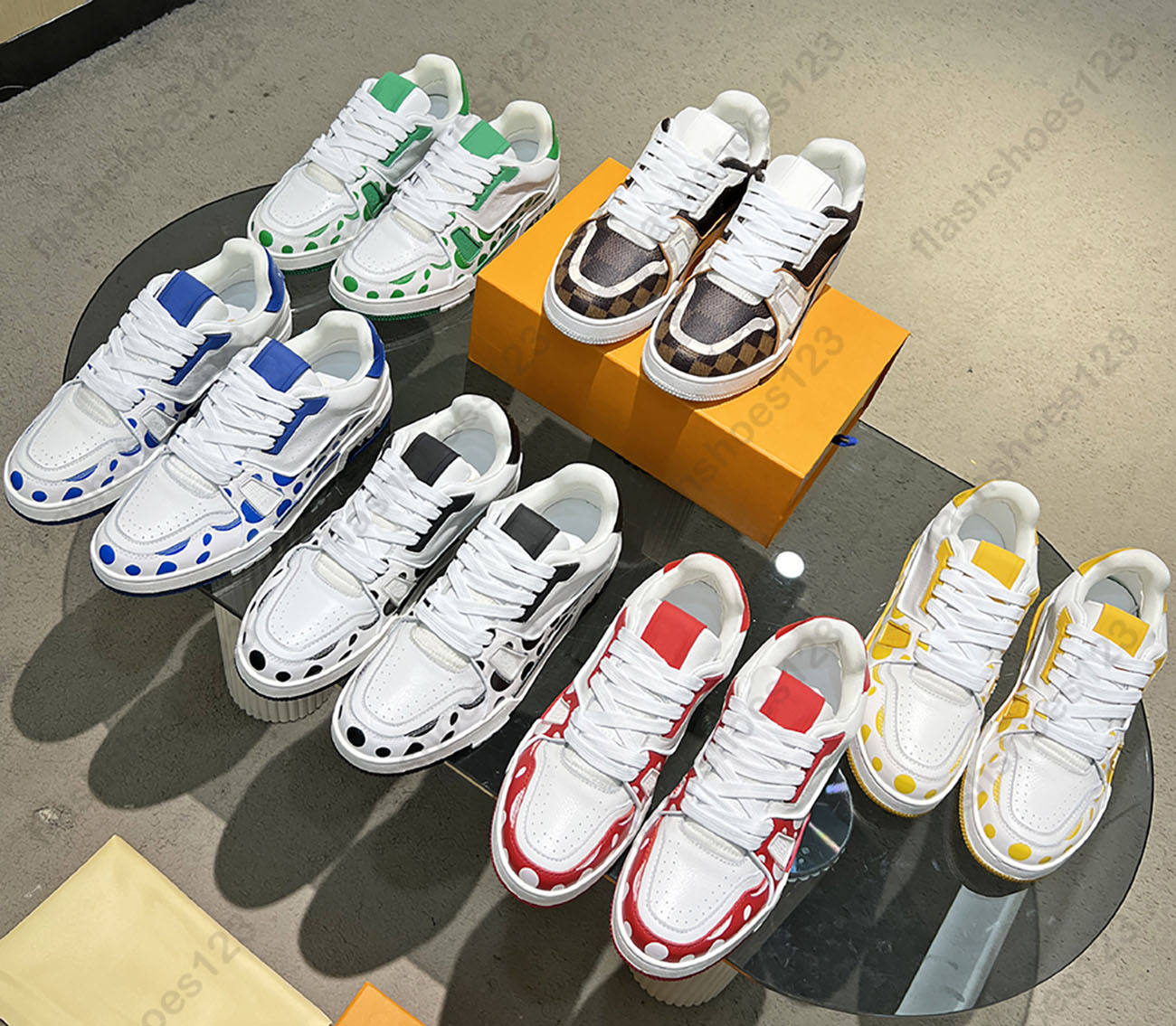 Designer Shoes YK Trainers Sneakers Womens Mens shoes Luxury Calfskin Leather Wave point sneakers Black Green Red Blue Platform Running Shoe Size 36-45, Color 17
Designer Shoes YK Trainers Sneakers Womens Mens shoes Luxury Calfskin Leather Wave point sneakers Black Green Red Blue Platform Running Shoe Size 36-45, Color 17