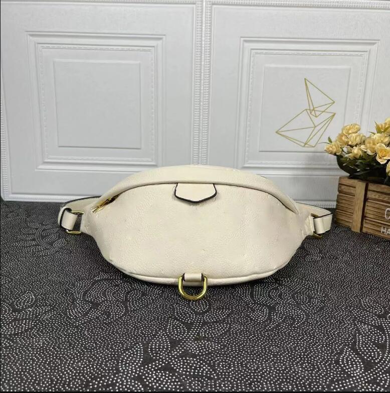Campus Bumbag Cross Body Waist Bags Temperament Bumbags Fanny Pack Bum embossing flowers Famous soft leather Luxurys designers bags Genuine Leather DustBag 44812, Size 37x14x13cm
Campus Bumbag Cross Body Waist Bags Temperament Bumbags Fanny Pack Bum embossing flowers Famous soft leather Luxurys designers bags Genuine Leather DustBag 44812, Size 37x14x13cm