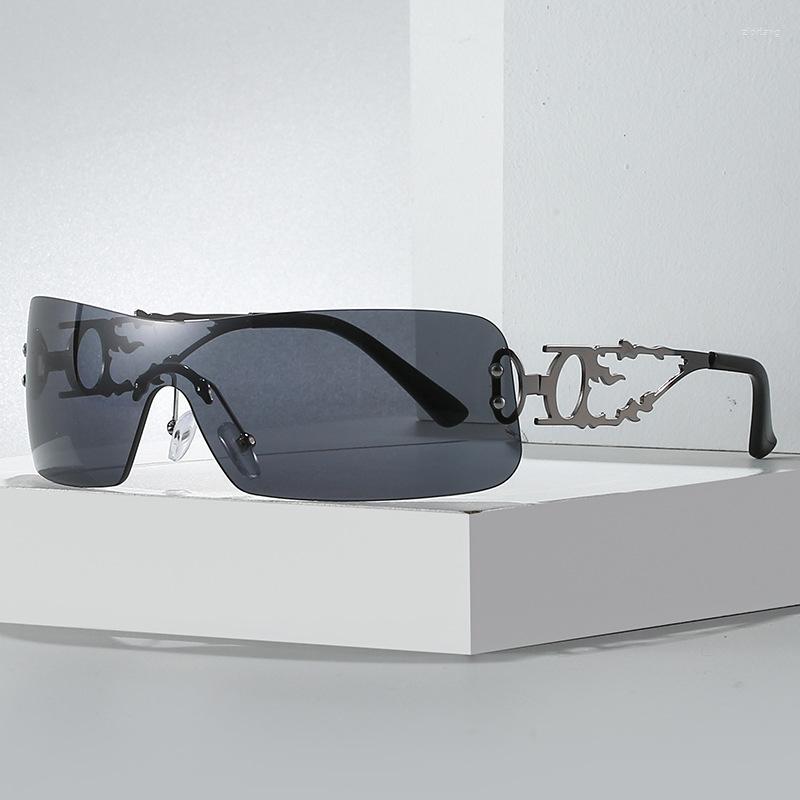 Sunglasses Y2K One-piece Metal European And American Personalized Hollow Out Hip Hop Fashion Women's Glasses
Sunglasses Y2K One-piece Metal European And American Personalized Hollow Out Hip Hop Fashion Women's Glasses