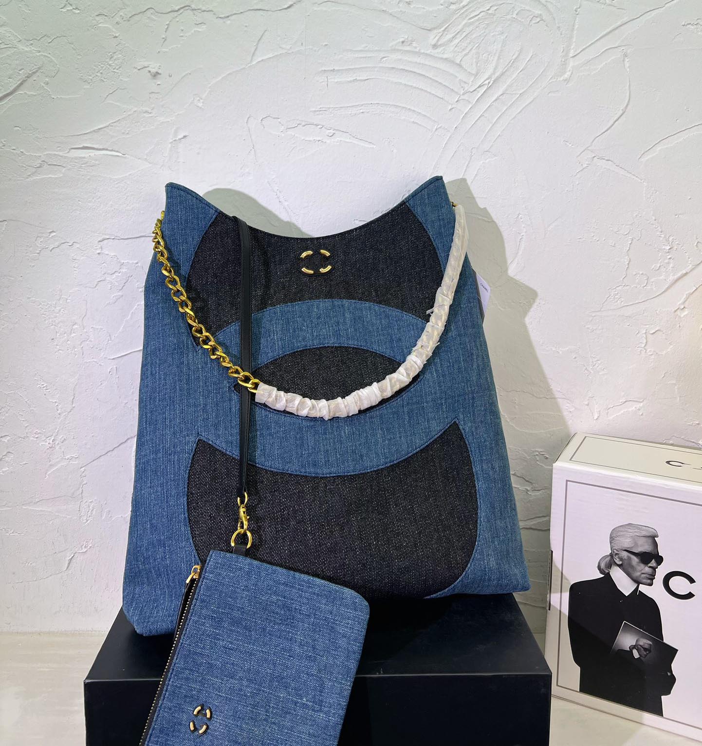 New designer fashion canvas denim shoulder Bag Underarm bag women's fashion trend bag, Blue
New designer fashion canvas denim shoulder Bag Underarm bag women's fashion trend bag, Blue
