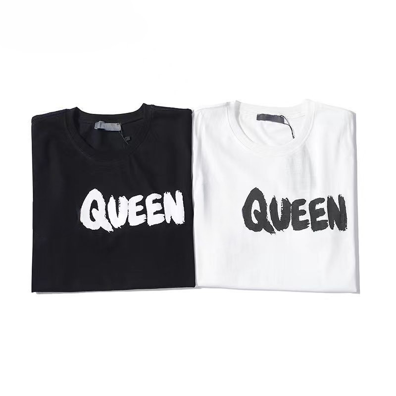 Designer T shirts Quality T Shirt Letter Print Round Neck Short Brand Sleeve Black White Fashion Men Women Tees Matching T-Shirts Summer sweat-wicking clothing tops
Designer T shirts Quality T Shirt Letter Print Round Neck Short Brand Sleeve Black White Fashion Men Women Tees Matching T-Shirts Summer sweat-wicking clothing tops