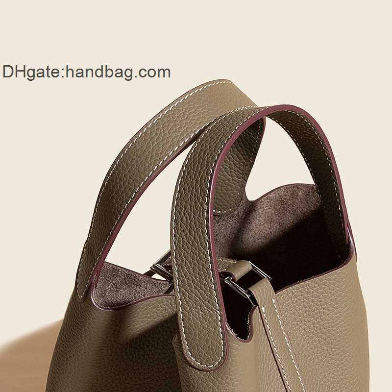 Aaaaa Designer Tote Handbag Vegetable Basket Women's Bag Genuine Leather Portable Water Bucket Head Layer Cowhide High Capacity Handbag Women's, Elephant greyx-
Aaaaa Designer Tote Handbag Vegetable Basket Women's Bag Genuine Leather Portable Water Bucket Head Layer Cowhide High Capacity Handbag Women's, Elephant greyx-