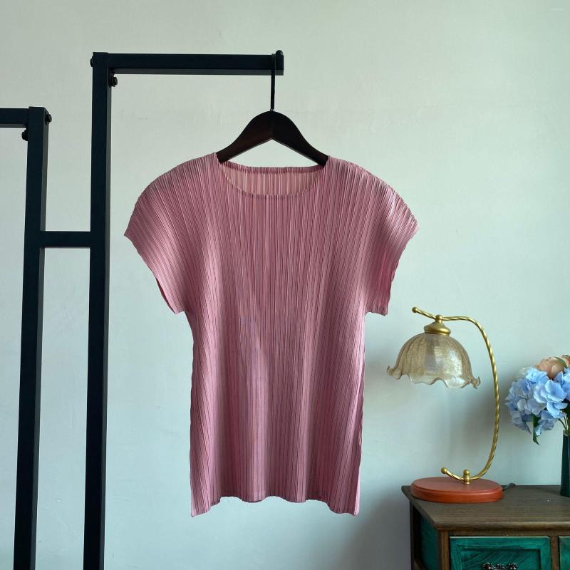 Women's T Shirts Miyake Short-sleeved Significantly Thin Fashion Design Round Neck Women Summer Clothing Versatile Pleated Solid Color, Pink
Women's T Shirts Miyake Short-sleeved Significantly Thin Fashion Design Round Neck Women Summer Clothing Versatile Pleated Solid Color, Pink