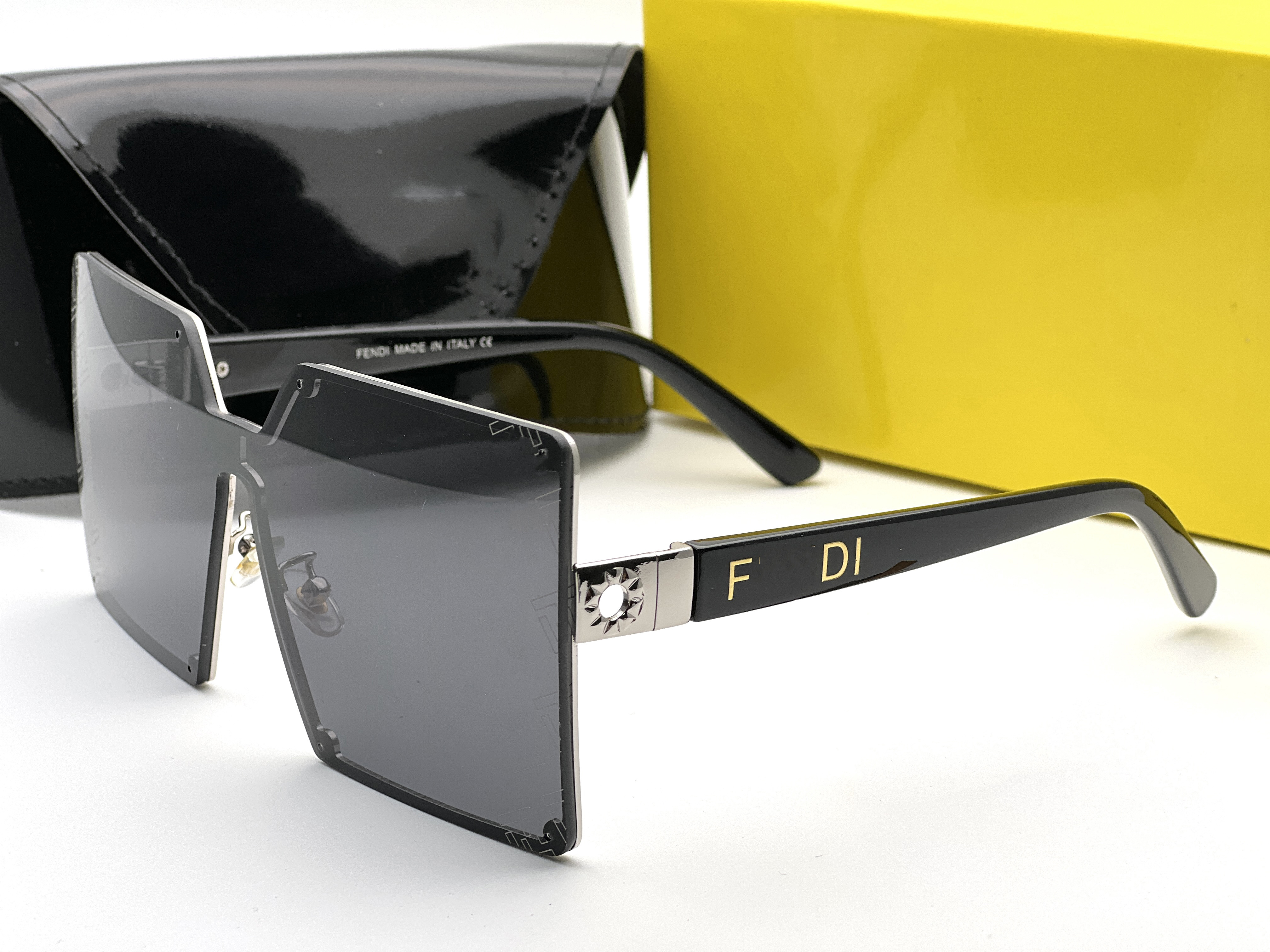 Ladies Designer Sunglasses Square Retro Mans Sunglass Outdoor Beach Holiday Eyeglasses For Woman Mens Sun Glasses
Ladies Designer Sunglasses Square Retro Mans Sunglass Outdoor Beach Holiday Eyeglasses For Woman Mens Sun Glasses