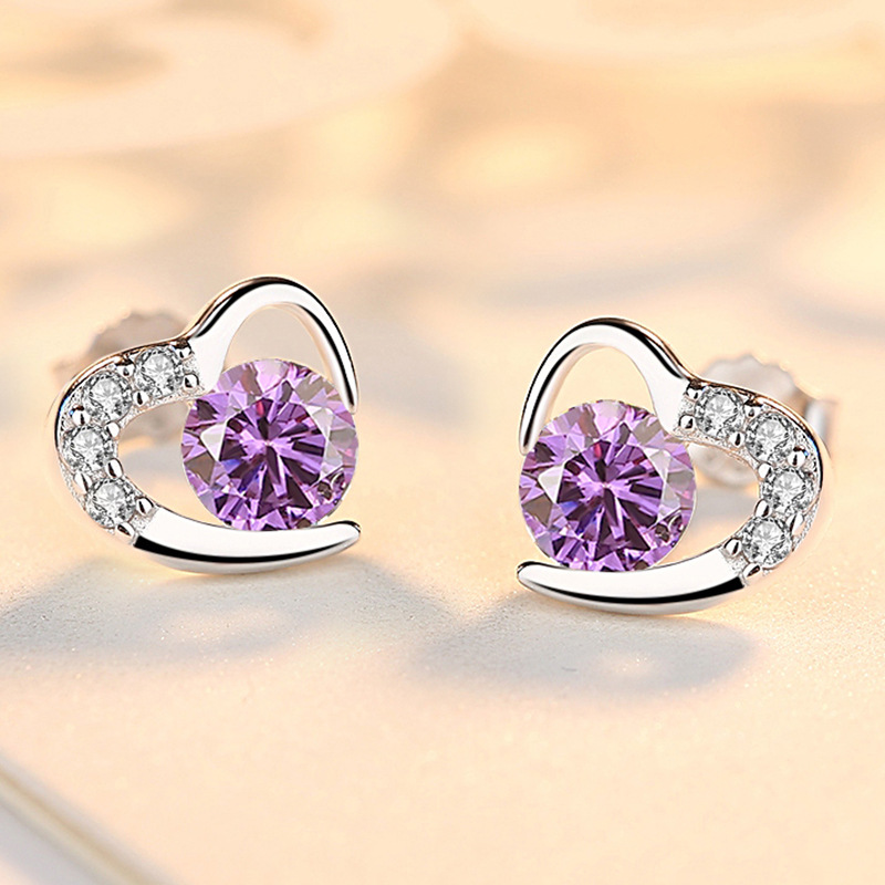 Elegant Women's 925 Silver Heart-Shaped Ear Studs with Sparkling Crystals
