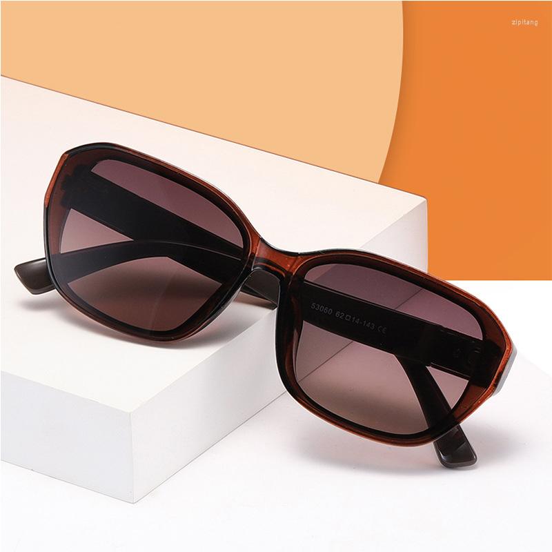 Sunglasses Fashion Square Women Designer Luxury Sun Glasses Female Classic Vintage Outdoor UV400
Sunglasses Fashion Square Women Designer Luxury Sun Glasses Female Classic Vintage Outdoor UV400