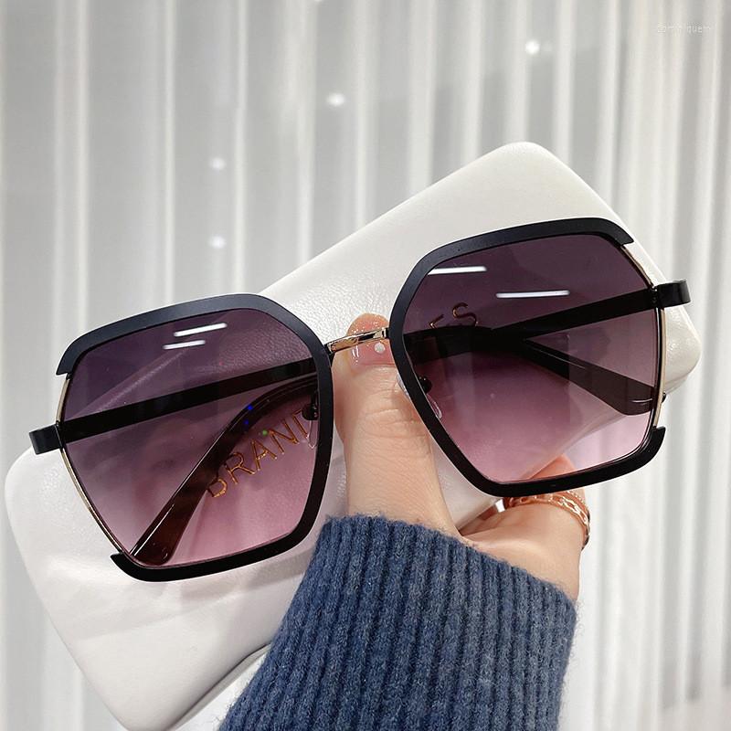 Sunglasses Alloy Frame Women Fashion Eyewear Beach Square Sun Shades Glasses Lentes De Sol Mujer Anti-UV
Sunglasses Alloy Frame Women Fashion Eyewear Beach Square Sun Shades Glasses Lentes De Sol Mujer Anti-UV