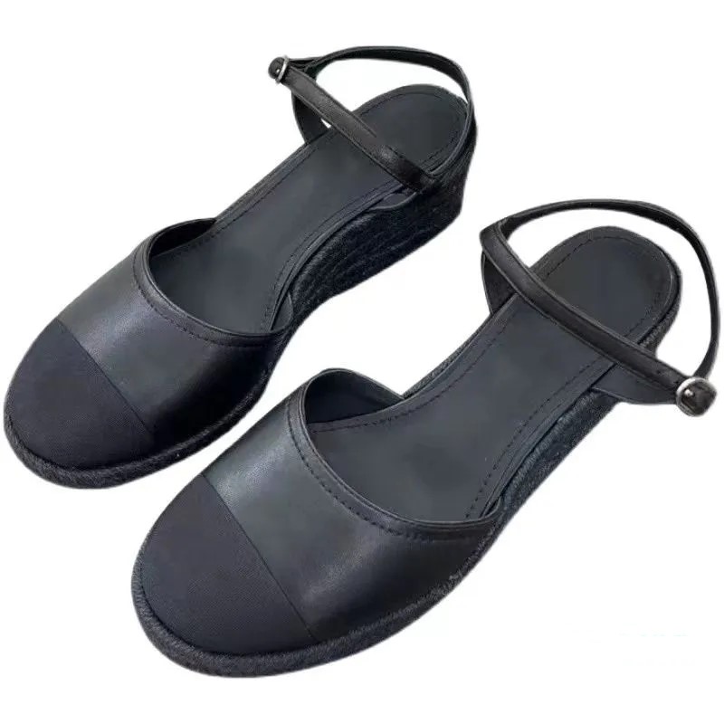 Designer sandals classics Buckle Sandal chain gold High Quality black womens sandal calf leather flip sexy summer fashion Beach Slippe platform shoes 
Designer sandals classics Buckle Sandal chain gold High Quality black womens sandal calf leather flip sexy summer fashion Beach Slippe platform shoes