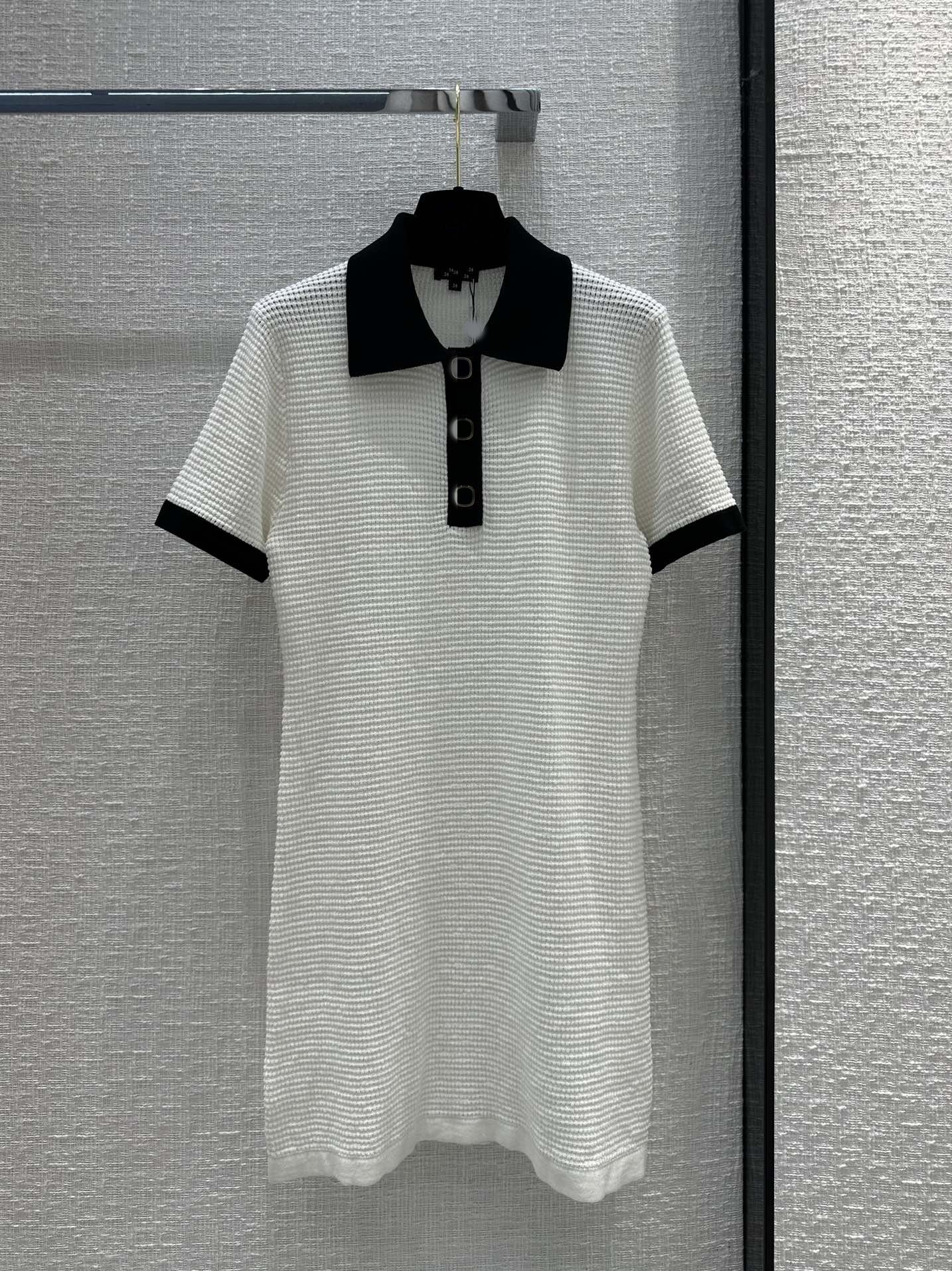 Milan Runway Dress 2023 New Summer Autumn Lapel Neck Short Sleeve Fashion Designer Dresses Brand Same Style Dress 0607-2, White
Milan Runway Dress 2023 New Summer Autumn Lapel Neck Short Sleeve Fashion Designer Dresses Brand Same Style Dress 0607-2, White