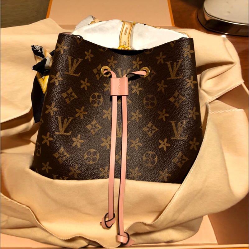 Luxury Shoulder Bags Neonoe Bucket Bags Famous Designer Fashion Lady Shopping Cool Shoulder Quality Crossbody Plain Letter Leather Dhgate Bags, Red
Luxury Shoulder Bags Neonoe Bucket Bags Famous Designer Fashion Lady Shopping Cool Shoulder Quality Crossbody Plain Letter Leather Dhgate Bags, Red