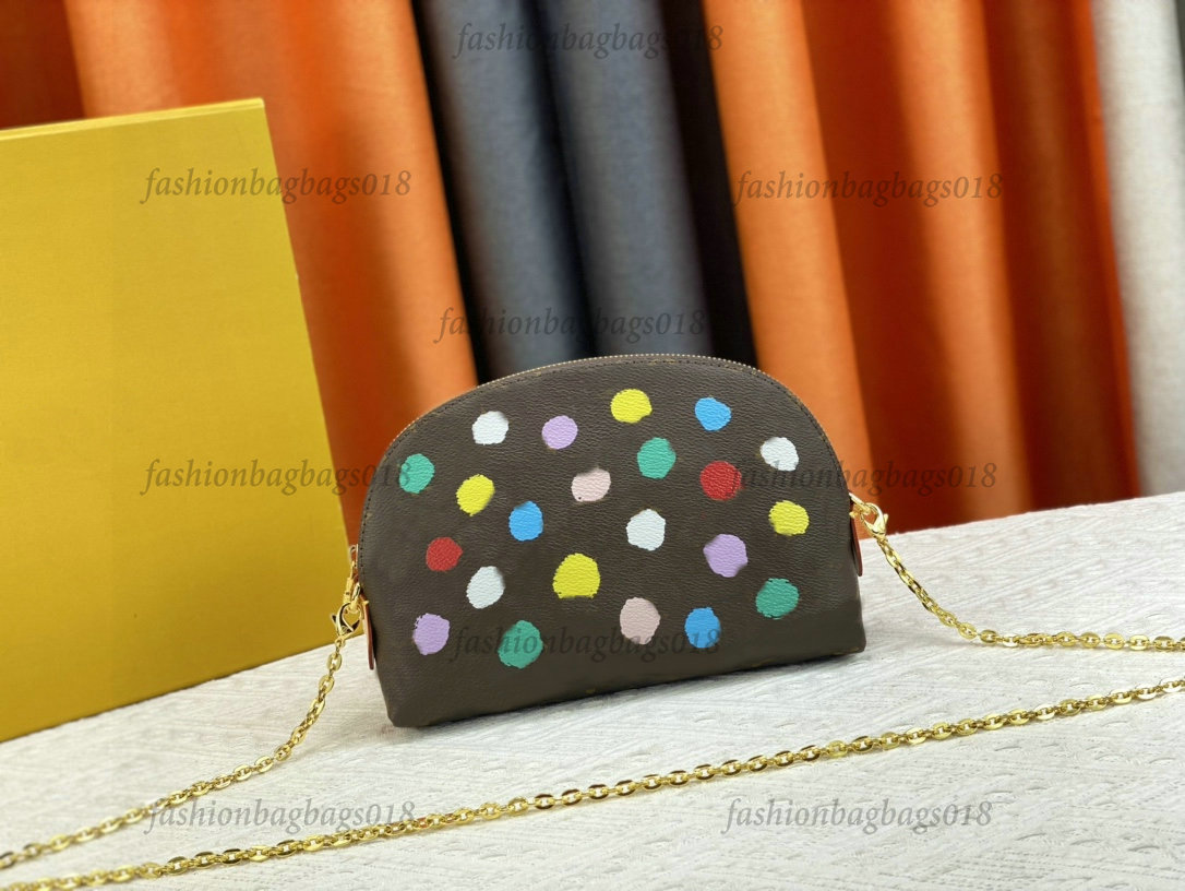 Colorful Pumpkin Print Womens Make Up Bag YK Cosmetic Pouch M46472 Yayoi Kusama Dots Pochette Cosmetique PM Fashion Casual Toiletries Ladies Designer Toiletry Bag
Colorful Pumpkin Print Womens Make Up Bag YK Cosmetic Pouch M46472 Yayoi Kusama Dots Pochette Cosmetique PM Fashion Casual Toiletries Ladies Designer Toiletry Bag