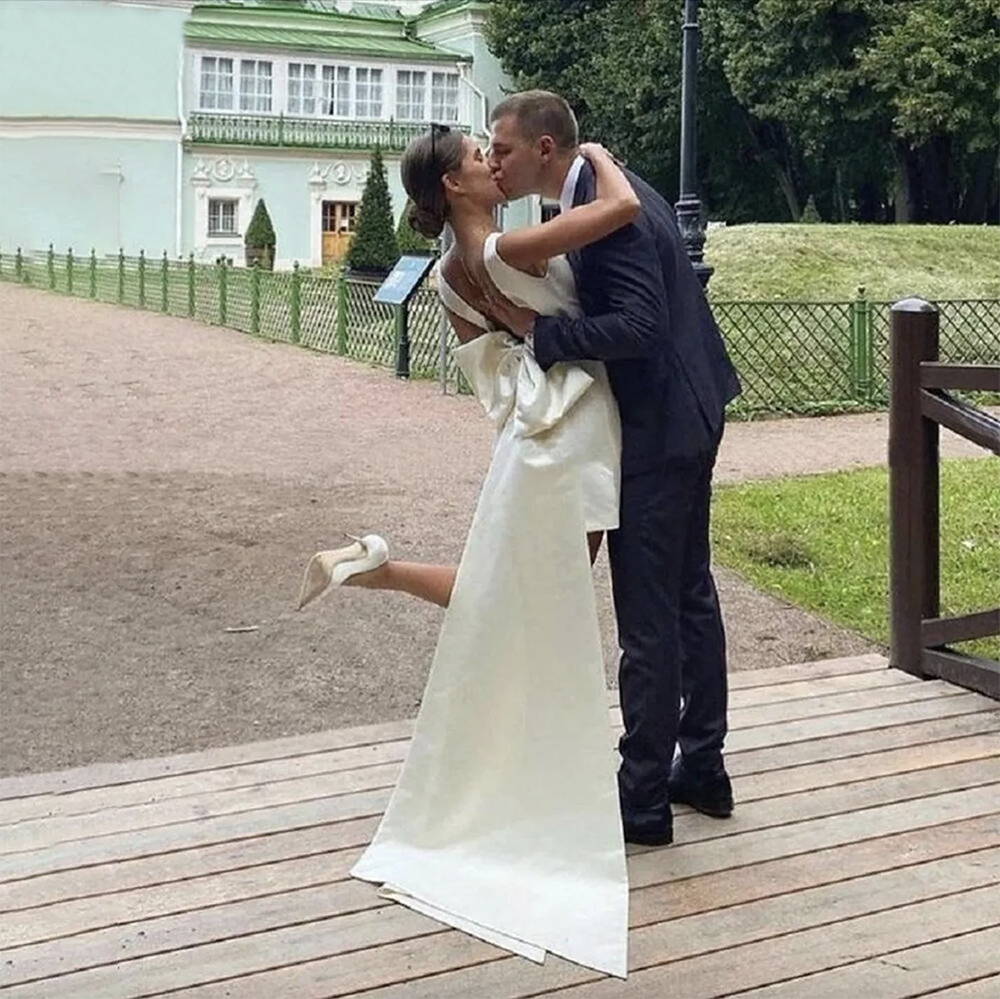 Simple Satin Little White Mini Wedding With Detachable Train Big Bow Boho Garden Beach Bridal Dresses V Neck A Line Brides Second Rec