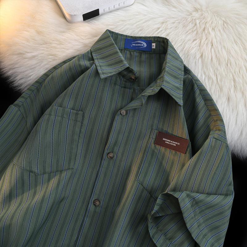 Men' Casual Shirts 2023 Summer Striped Short Sleeved Shirt For Men Women Retro Design Sense Hong Kong Vintage Unisex Button Up Label Patch, Grey high quality
Men' Casual Shirts 2023 Summer Striped Short Sleeved Shirt For Men Women Retro Design Sense Hong Kong Vintage Unisex Button Up Label Patch, Grey high quality