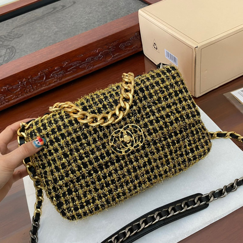 Handbags Designer Bags Chan Women Luxury Lady Fashion Bag Quilting Woolen Glitter Shoulder All-match Casual Crossbody Evening Folding Gift Box Size 26X16cm, White 26x16cm
Handbags Designer Bags Chan Women Luxury Lady Fashion Bag Quilting Woolen Glitter Shoulder All-match Casual Crossbody Evening Folding Gift Box Size 26X16cm, White 26x16cm