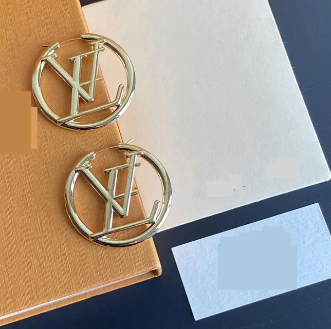 Luxury big gold hoop earrings for lady women orrous girls ear studs set Designer Jewelry earring Valentine's Day Gift engagement for Bride
Luxury big gold hoop earrings for lady women orrous girls ear studs set Designer Jewelry earring Valentine's Day Gift engagement for Bride