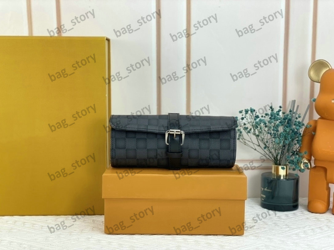 Travel Accessories Bag 3 WATCH CASE Womens Designer Luxurys Travel Accessory Monograms Cosmetic Bag Toiletry Bags Leather Damier Graphite M47530 M43385 N41137
Travel Accessories Bag 3 WATCH CASE Womens Designer Luxurys Travel Accessory Monograms Cosmetic Bag Toiletry Bags Leather Damier Graphite M47530 M43385 N41137