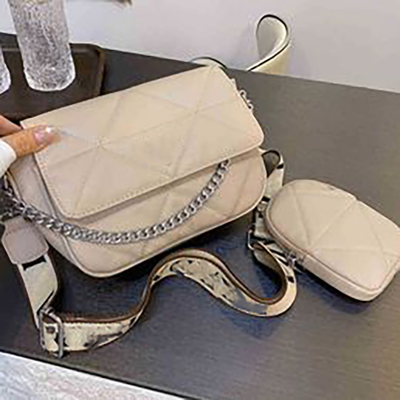 Shopping Bags Factory Super Discount 73% OFF Fengxiang lock chain single shoulder oblique span net red small square Crossbody2023 designer bag, Gray
Shopping Bags Factory Super Discount 73% OFF Fengxiang lock chain single shoulder oblique span net red small square Crossbody2023 designer bag, Gray