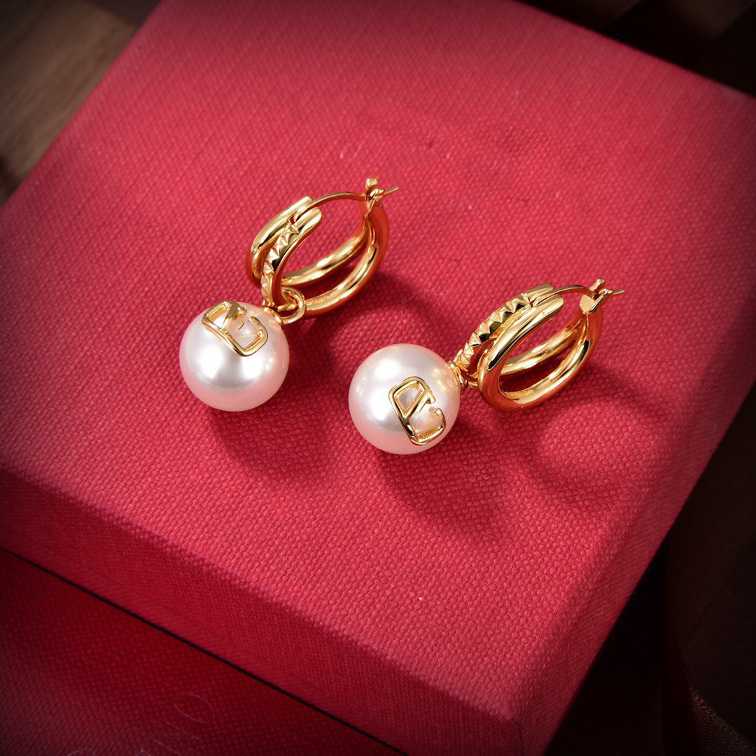 Designer Earring Letter V Stud Pearl Earing Women Fashion Hoop Jewelry Luxury Metal Earring Jeweler Women Gifts 123434
Designer Earring Letter V Stud Pearl Earing Women Fashion Hoop Jewelry Luxury Metal Earring Jeweler Women Gifts 123434