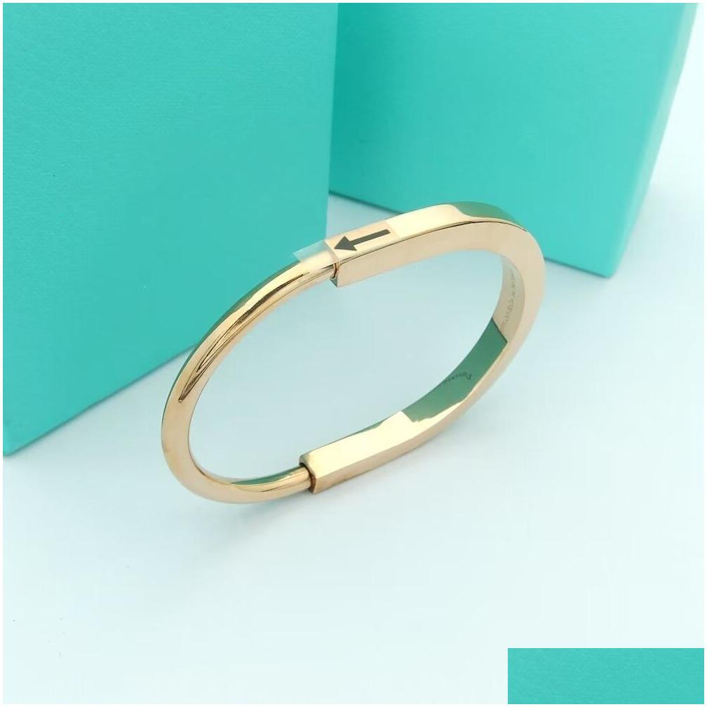 Bangle Titanium Steel Designer Lock Bracelet Sier Rose Gold Bracelets For Women Jewelry With Veet Bag Drop Delivery Dh4Ov
Bangle Titanium Steel Designer Lock Bracelet Sier Rose Gold Bracelets For Women Jewelry With Veet Bag Drop Delivery Dh4Ov