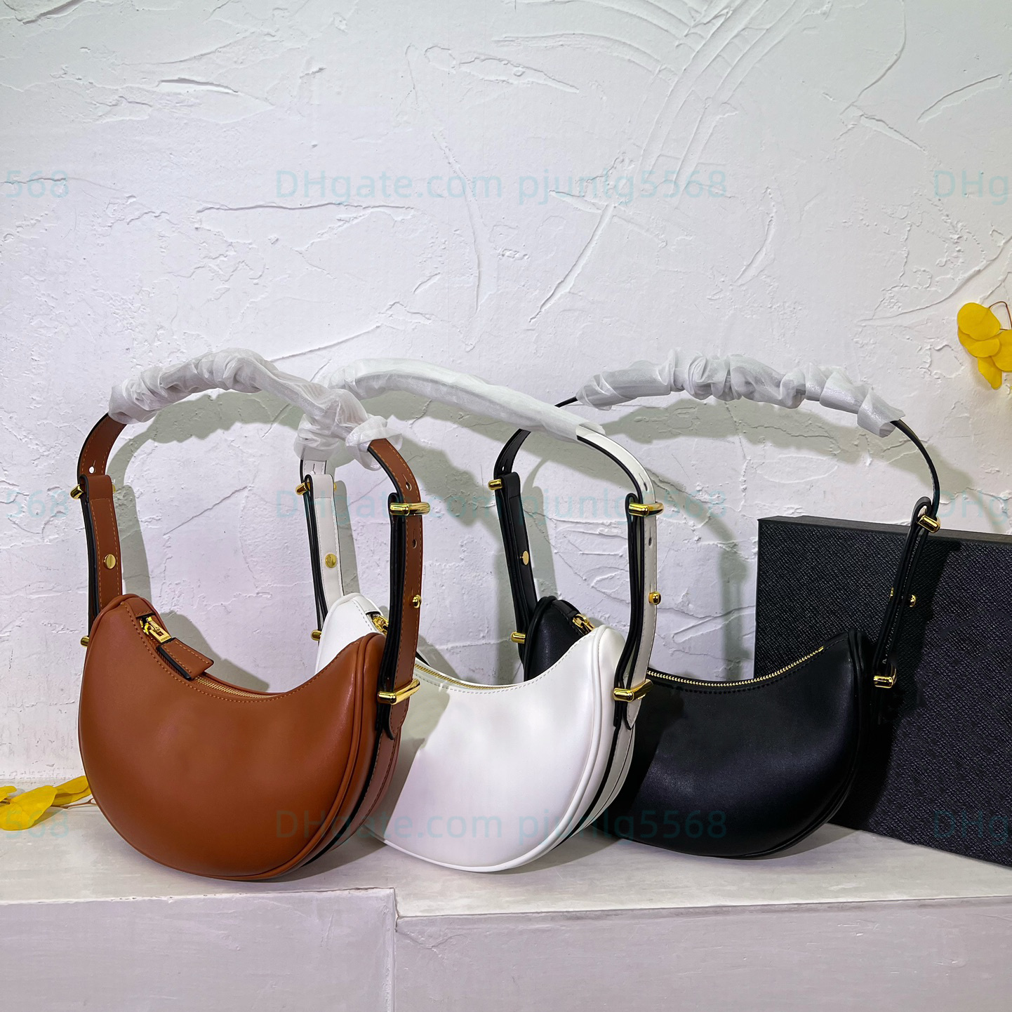 Original Luxurys shoulder bags handbags Cosmetic Bags Quality Designers Women Hand clutch bags Totes Underarm package Fashion Leather Moon bags Evening Bags, White
Original Luxurys shoulder bags handbags Cosmetic Bags Quality Designers Women Hand clutch bags Totes Underarm package Fashion Leather Moon bags Evening Bags, White