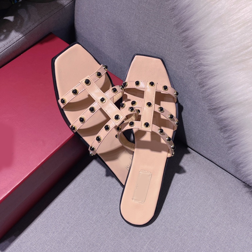 Flat Slippers Rivet Slippers beach Slippers fashion Take a picture Travel vacation Sheepskin material gemstone
Flat Slippers Rivet Slippers beach Slippers fashion Take a picture Travel vacation Sheepskin material gemstone
