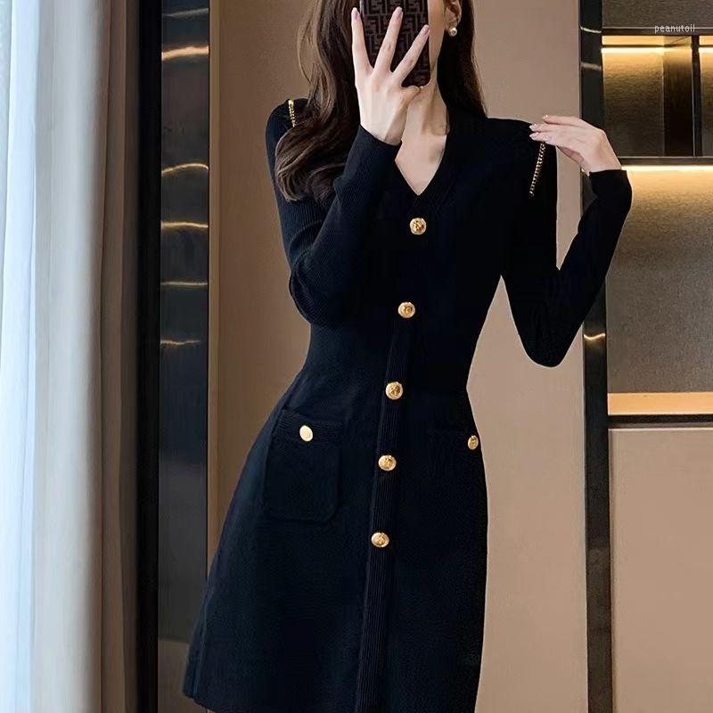 Casual Dresses Elegant Knitted Dress Autumn Fashion V Neck Long Sleeves Office Ladies Mini Women Slim Golden Buttons Sweater P677, Black
Casual Dresses Elegant Knitted Dress Autumn Fashion V Neck Long Sleeves Office Ladies Mini Women Slim Golden Buttons Sweater P677, Black