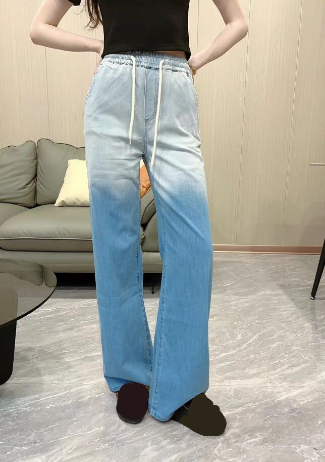 Women' Gradient Contrast Denim Pants with Rubber Ribs at the Headband, Customized Cotton Denim Fabric 607, Customize
Women' Gradient Contrast Denim Pants with Rubber Ribs at the Headband, Customized Cotton Denim Fabric 607, Customize