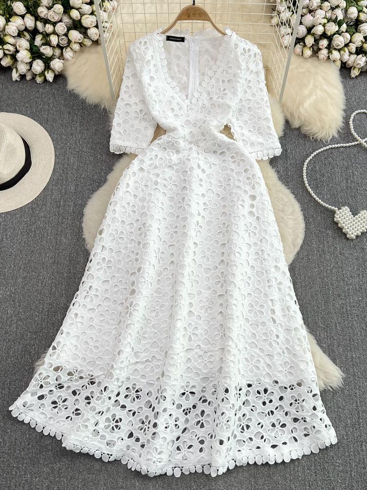 Casual Dresses HIGH STREET Est 2023 Fashion Stylish Designer Women' V-Neck Hook Flower Hollow Lace Long Party Dress, White
Casual Dresses HIGH STREET Est 2023 Fashion Stylish Designer Women' V-Neck Hook Flower Hollow Lace Long Party Dress, White