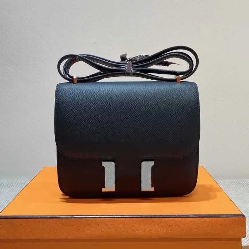 Designer H Home bag handmade 2023 new wax thread single shoulder messenger leather women's kangkang senior stewardess tofu underarm C593, 19cm
Designer H Home bag handmade 2023 new wax thread single shoulder messenger leather women's kangkang senior stewardess tofu underarm C593, 19cm