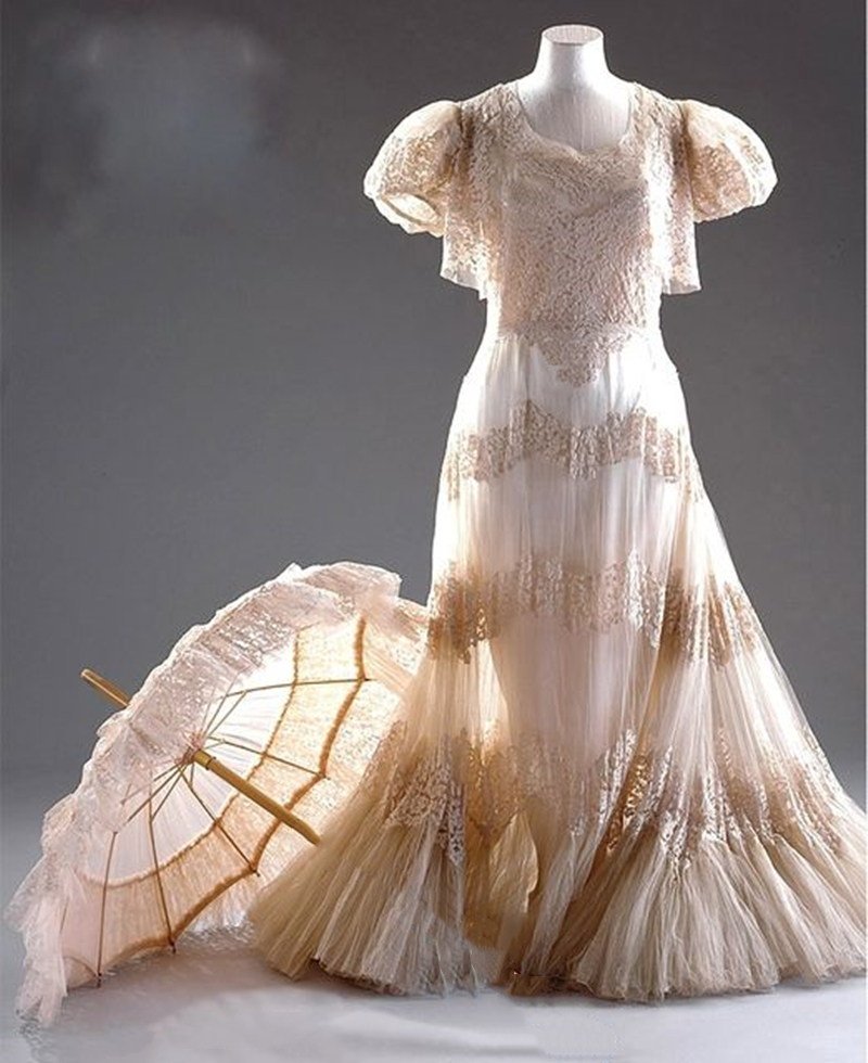 Vintage Champagne Wedding Dresses Country Style A Line Short Sleeves Long Bridal Gowns Lace Appliques Pleats Bride Formal Wear 2023