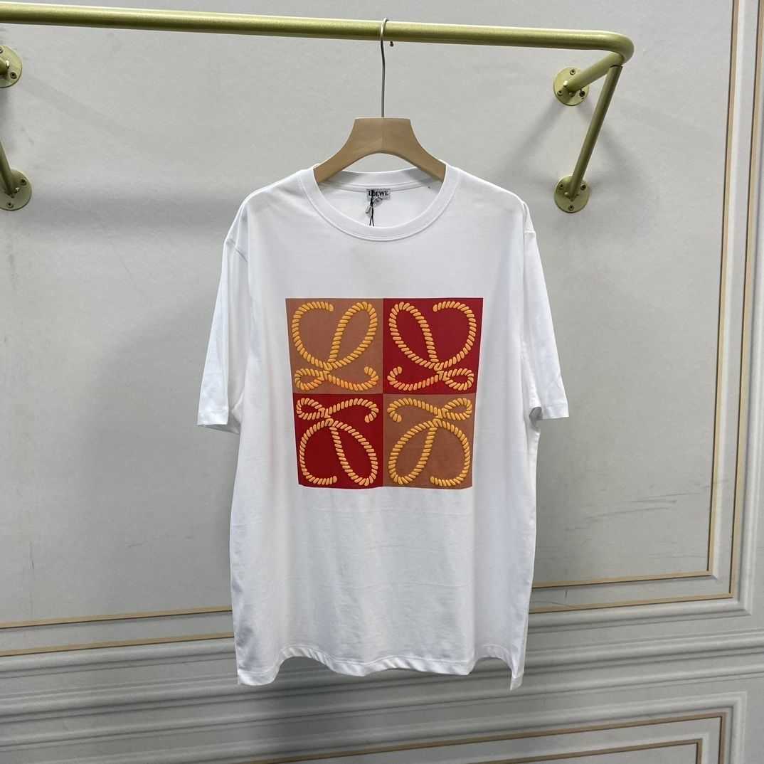 Designer Fashion Clothing Tees Tshirts Loewe Trendy Tshirt Mens 2023 Springsummer New Letter Printing Loose Casual Trend Versatile Short Sleeve Top Luxury Casual S, White 220g pure cotton without pilling
Designer Fashion Clothing Tees Tshirts Loewe Trendy Tshirt Mens 2023 Springsummer New Letter Printing Loose Casual Trend Versatile Short Sleeve Top Luxury Casual S, White 220g pure cotton without pilling