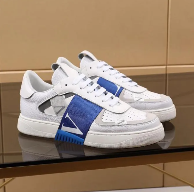2023 top Men Shoes Trainers Sneakers VALENTIN VLTN Studded Triple Business women Sport Casual
2023 top Men Shoes Trainers Sneakers VALENTIN VLTN Studded Triple Business women Sport Casual