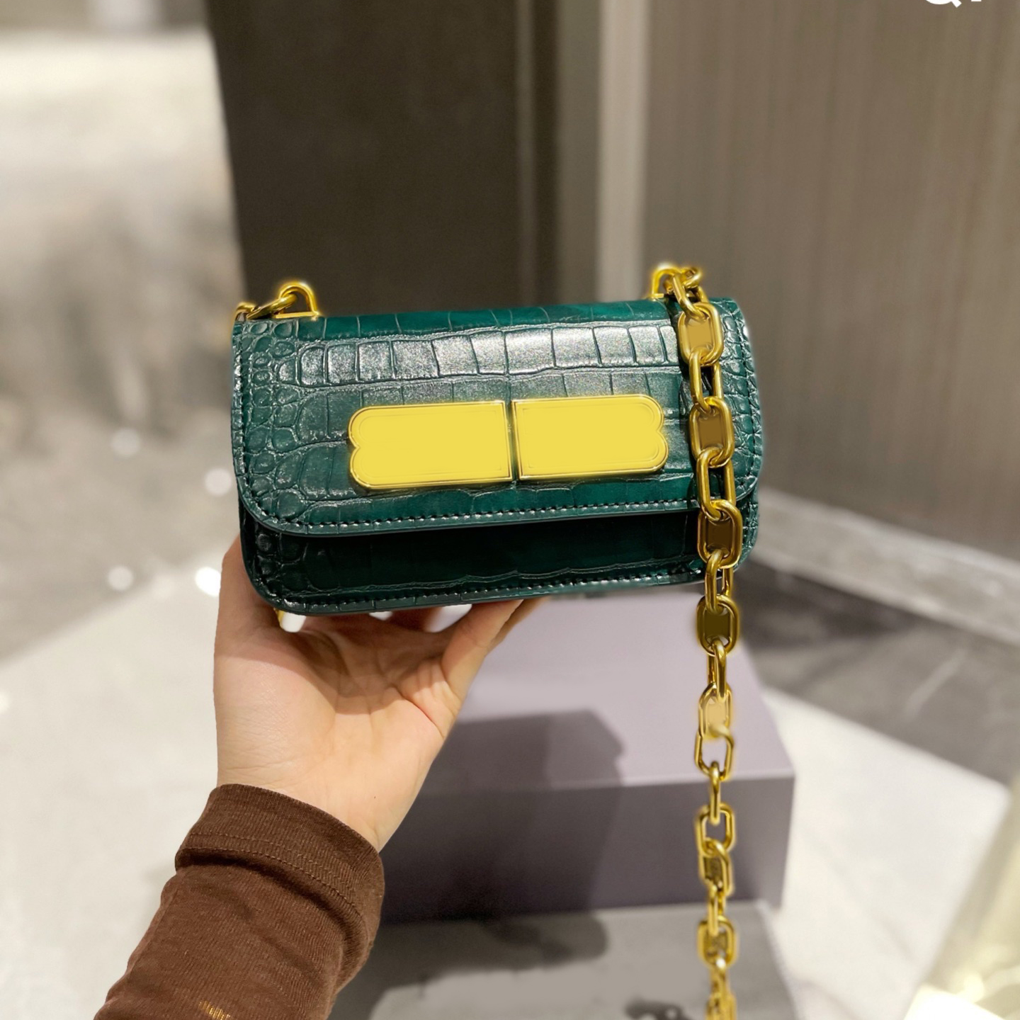 Amazing Luxurys Designers Brand Shoulder Bags Handbags 19CM 24CM Girl Fashion Women Classic CrossBody Waist Bag Handbag 5A Flap Clutch Totes, Color 6-24cm
Amazing Luxurys Designers Brand Shoulder Bags Handbags 19CM 24CM Girl Fashion Women Classic CrossBody Waist Bag Handbag 5A Flap Clutch Totes, Color 6-24cm