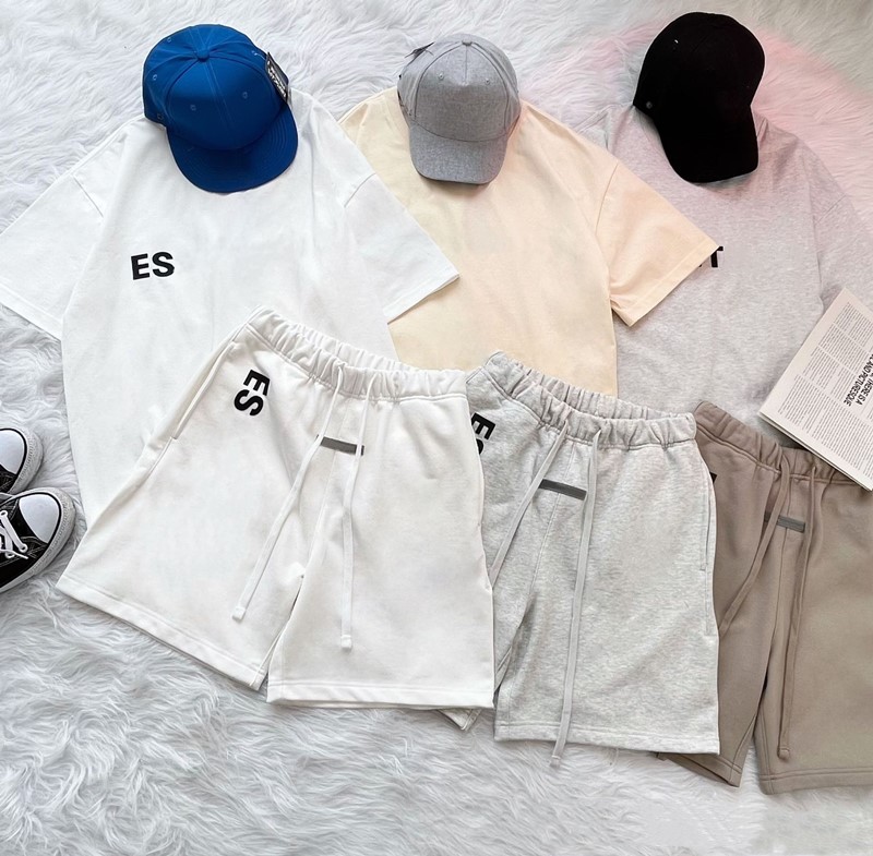 Designer ESS kids Boys Girls mens womens Family Matching Outfits Clothing Sets Clothes Summer Luxury Tshirts Shorts Tracksuit youth Sportsuit
Designer ESS kids Boys Girls mens womens Family Matching Outfits Clothing Sets Clothes Summer Luxury Tshirts Shorts Tracksuit youth Sportsuit