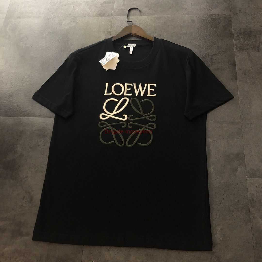 Designer Fashion Clothing Tees Tshirts Loewe Pure Original 23ss New Large Embroidered Short Sleeve Tshirt in Unisex Fit Luxury Casual Streetwear Tops Rock Hip hop Sh, Black
Designer Fashion Clothing Tees Tshirts Loewe Pure Original 23ss New Large Embroidered Short Sleeve Tshirt in Unisex Fit Luxury Casual Streetwear Tops Rock Hip hop Sh, Black
