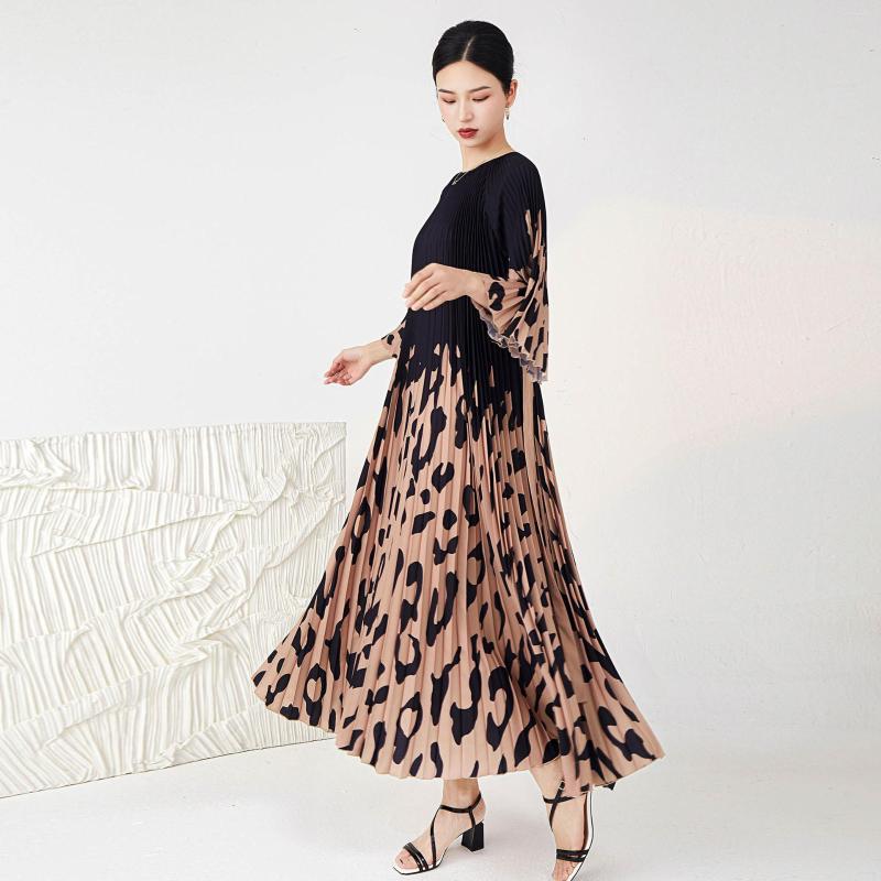 Casual Dresses Animal Pullover Mid Calf Long Dress 2023 Spring Summer Female Elegant O Neck Lace Up Loose Women Office Lady, Coffee
Casual Dresses Animal Pullover Mid Calf Long Dress 2023 Spring Summer Female Elegant O Neck Lace Up Loose Women Office Lady, Coffee