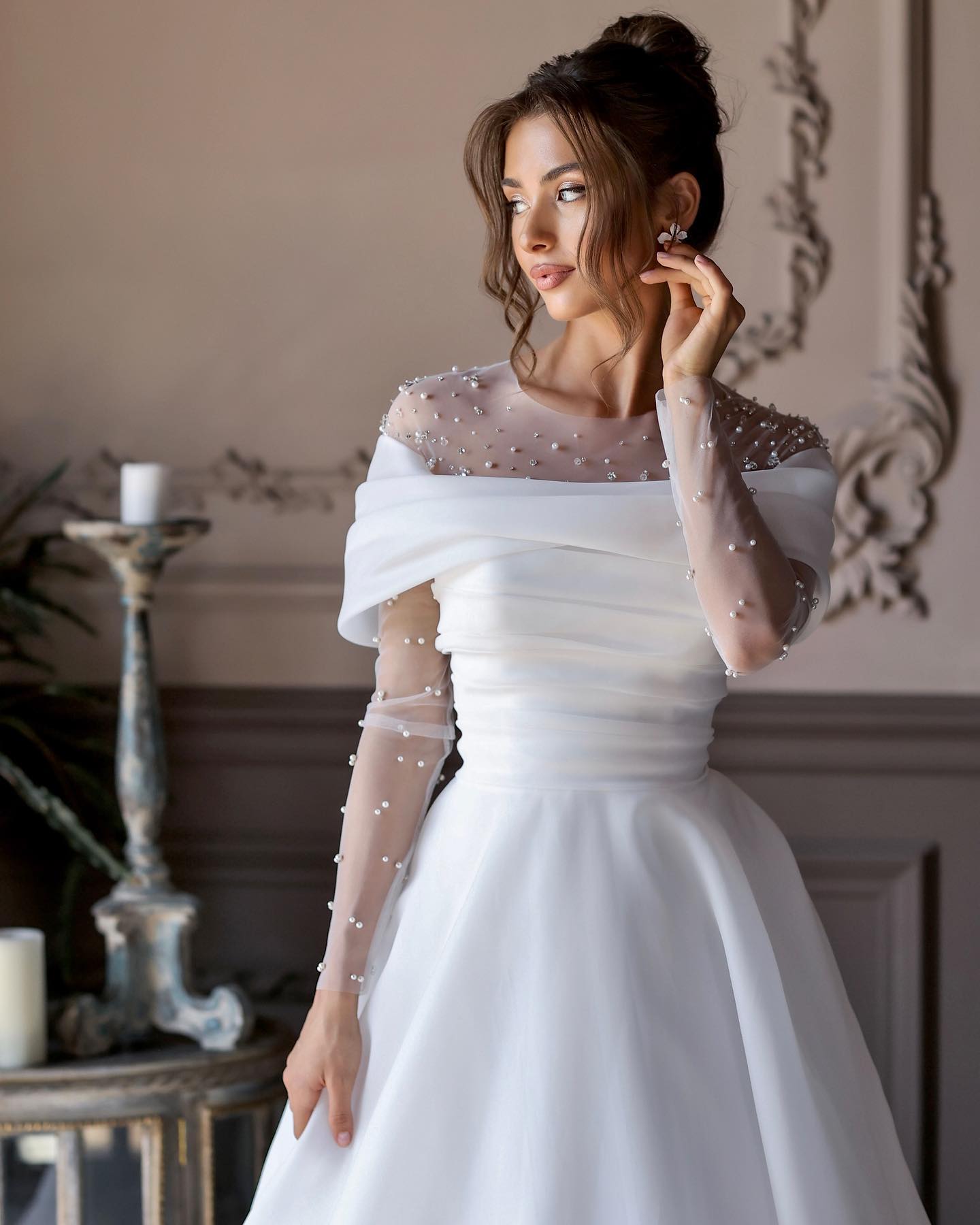 Elegant A e Wedding Dresses Illusion Neck Long Sleeves Pearls Beads Detail designer wedding bridal gowns