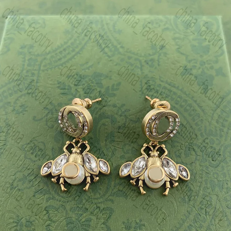 Fashion Women Designer Earrings Ear Stud Vintage Letter Set Horse Eye Diamond Bee Pearl Earrings Flavonoid Double G Earings
Fashion Women Designer Earrings Ear Stud Vintage Letter Set Horse Eye Diamond Bee Pearl Earrings Flavonoid Double G Earings