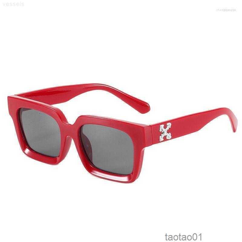 Sunglasses Off Net Red European and American Tide Brand the Same Square Glasses Accessories Female Wholesalesunglasses Wl9d
Sunglasses Off Net Red European and American Tide Brand the Same Square Glasses Accessories Female Wholesalesunglasses Wl9d