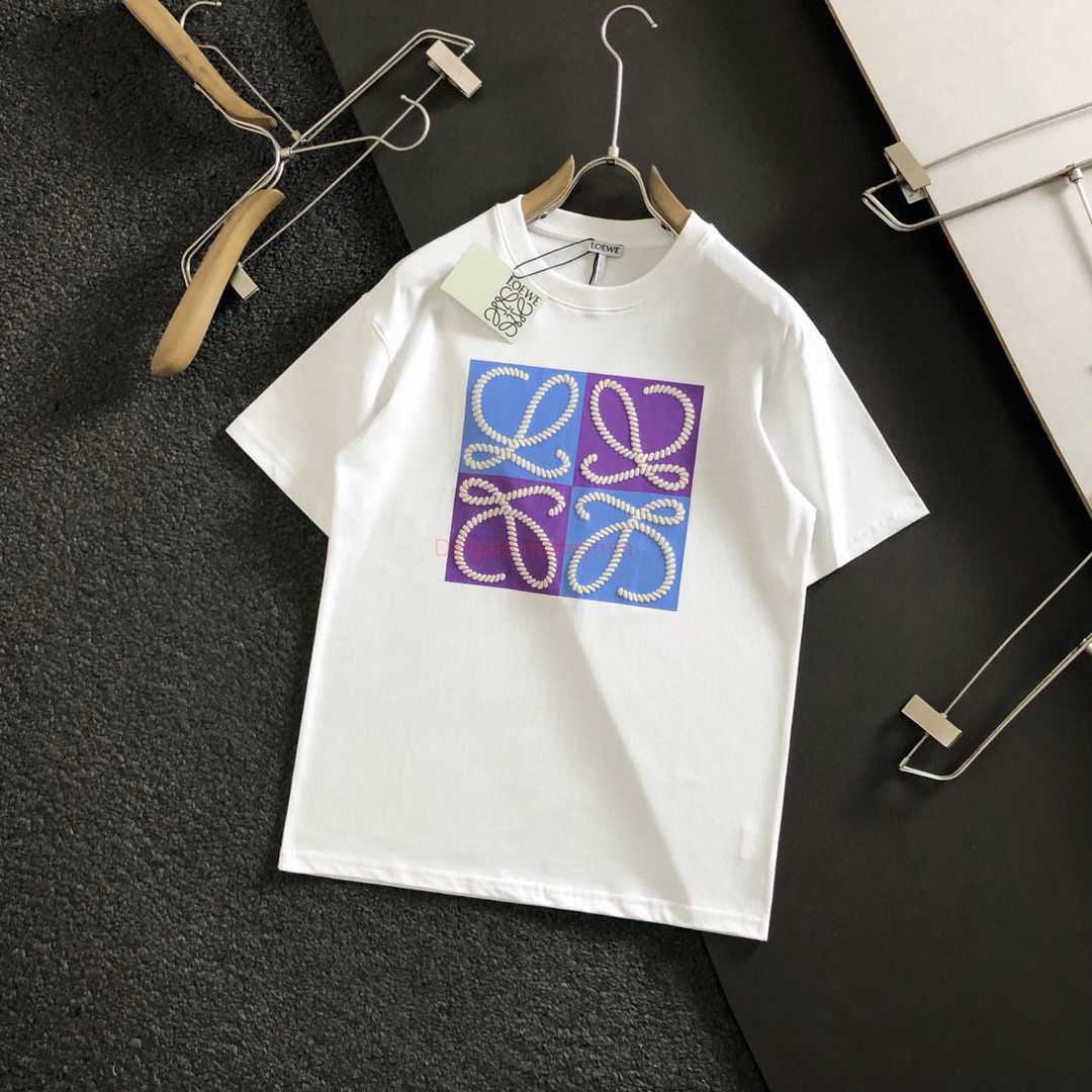 Designer Fashion Clothing Tees Tshirts Loewe Huo 23 Springsummer New Product Fashion Trend Mens and Womens Round Neck Short Sleeve Tshirt 3d Printing Luxury Casual S, Black
Designer Fashion Clothing Tees Tshirts Loewe Huo 23 Springsummer New Product Fashion Trend Mens and Womens Round Neck Short Sleeve Tshirt 3d Printing Luxury Casual S, Black