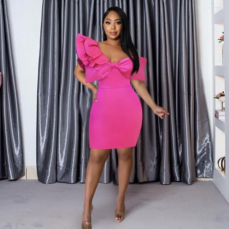 Party Dresses 2023 Women' Sexy One-Shoulder Flounce Peplum Hip-Wrapped Dress Mini African Socialite Style, Fuchsia
Party Dresses 2023 Women' Sexy One-Shoulder Flounce Peplum Hip-Wrapped Dress Mini African Socialite Style, Fuchsia