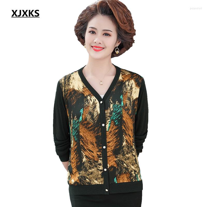 Women's Knits XJXKS High-quality Wool Knitted Sweater Women Cardigan 202 Spring Autumn Fashion Single-breasted Coat
Women's Knits XJXKS High-quality Wool Knitted Sweater Women Cardigan 202 Spring Autumn Fashion Single-breasted Coat