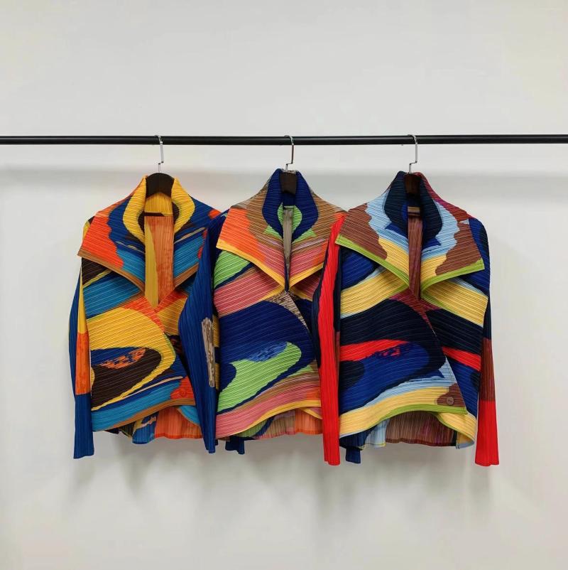 Women's Jackets Spring Korean Style Women's High Quality Print Short Coat C993, Model 3
Women's Jackets Spring Korean Style Women's High Quality Print Short Coat C993, Model 3